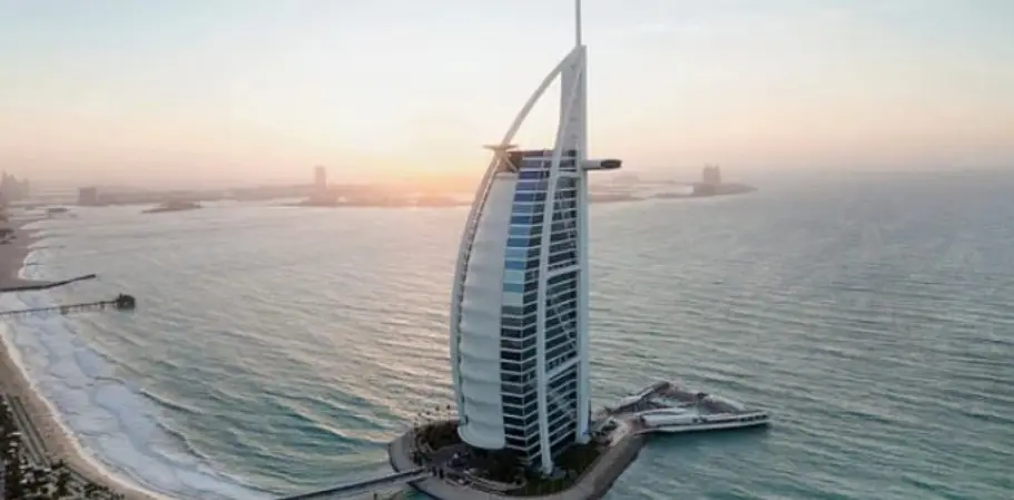 دبئی کا پرتعیش ’برج العرب‘ ہوٹل 18 ماہ کے لیے بند