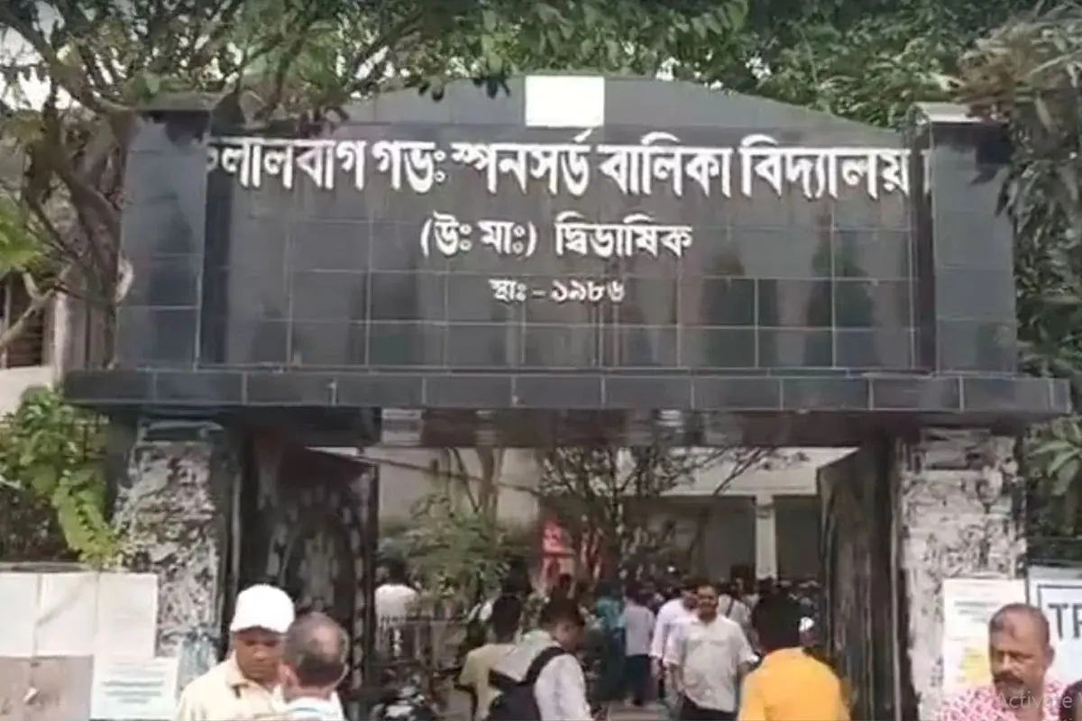 مرشد آباد باغ میںتربیت اور ووٹنگ کے عمل میں بدانتظامی کے خلاف احتجاج