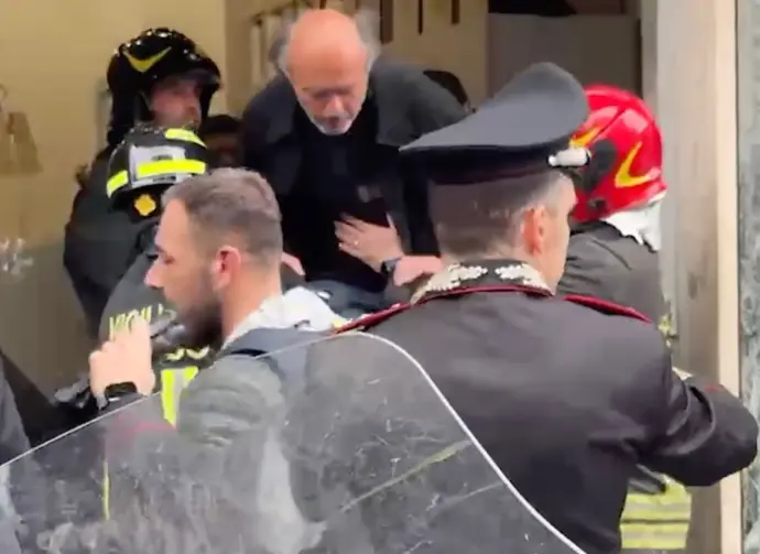 اٹلی میں فلمی انداز کی بینک ڈکیتی: 25 افراد گھنٹوں یرغمال، ڈاکو سُرنگ کے راستے فرار