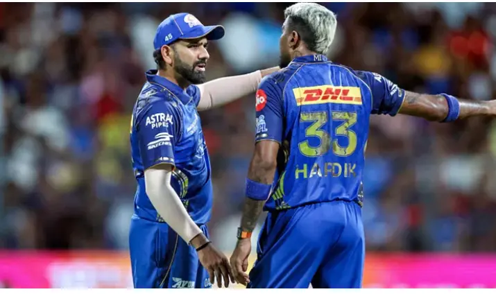 آئی پی ایل میں ہاردیک پانڈیا کی کپتانی پر سوالات اٹھ گئے، روہت شرما کو دوبارہ ذمہ داری دینے کا مطالبہ