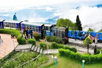 دارجلنگ میں ’ڈیموکریسی ایکسپریس‘ کے ذریعے لوگوں کو ووٹنگ کے لیے راغب کیا جا رہا ہے