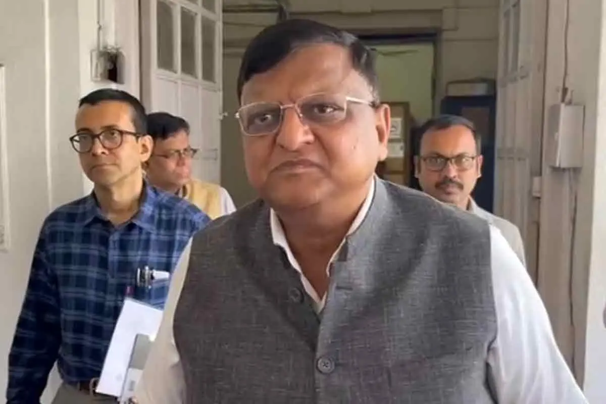 چیف الیکشن افسر نے تھانوں کے او سی کو معطل کرنے کی دھمکی دی