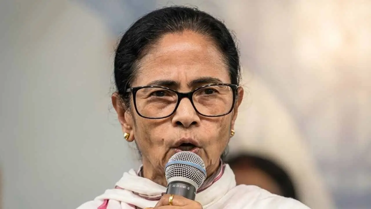 خواتین ریزرویشن کی مخالفت کا سوال ہی نہیں، وزیر اعظم مودی کے خطاب پر ممتا بنرجی کا سخت ردعمل، کہا یہ انتہائی افسوسناک