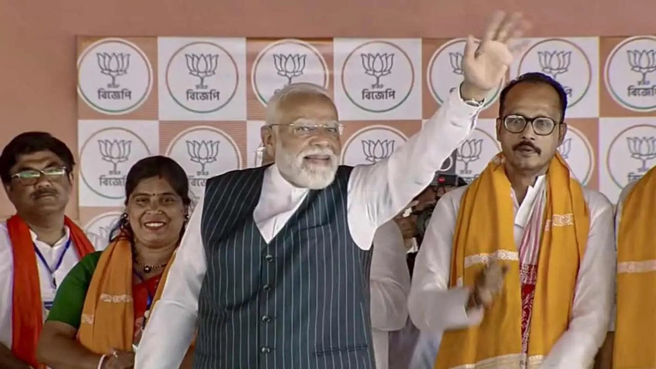 پی ایم مودی نےکہا بنگال کی بیٹیوں سے ڈرگئی ہے ٹی ایم سی، اس لیے پارلیمان میں روکا خواتین کاحق