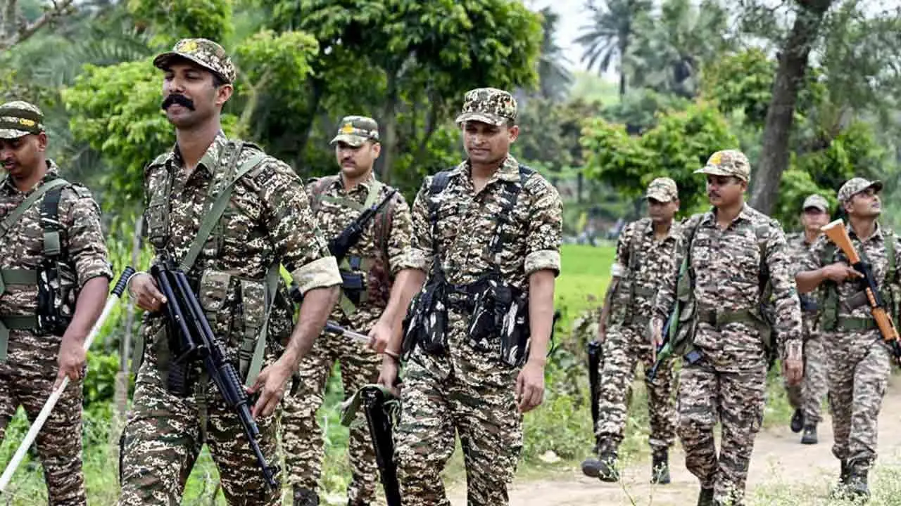 انتخابی ڈیوٹی پر مامور مرکزی فورسز کے ایک جوان نے اپنی سروس رائفل سے خودکشی کرنے کی کوشش کی