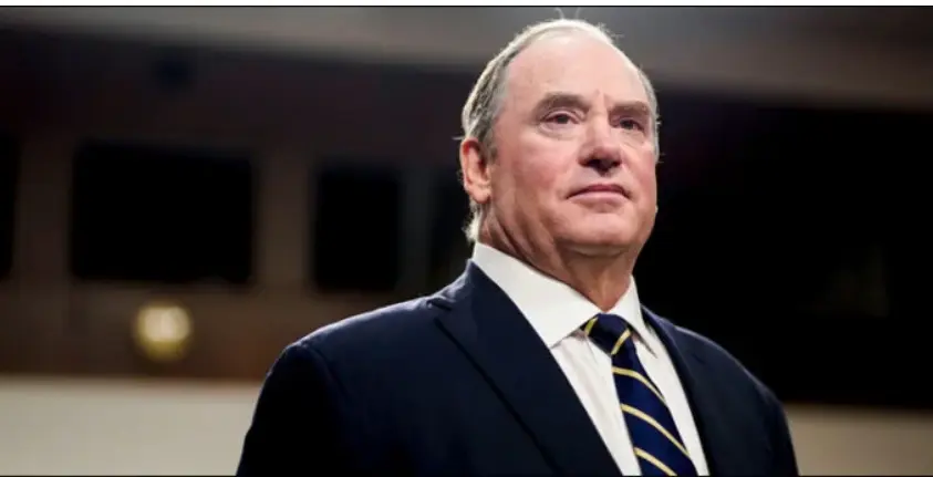 امریکی وزیر بحریہ جان سی فیلن کو اچانک عہدے سے برطرف کردیا گیا