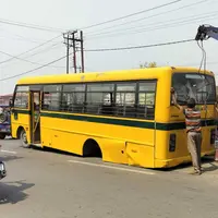 چناﺅ کےلئے اسکول کی گاڑیوں کو بھی لیا جا رہا ہے