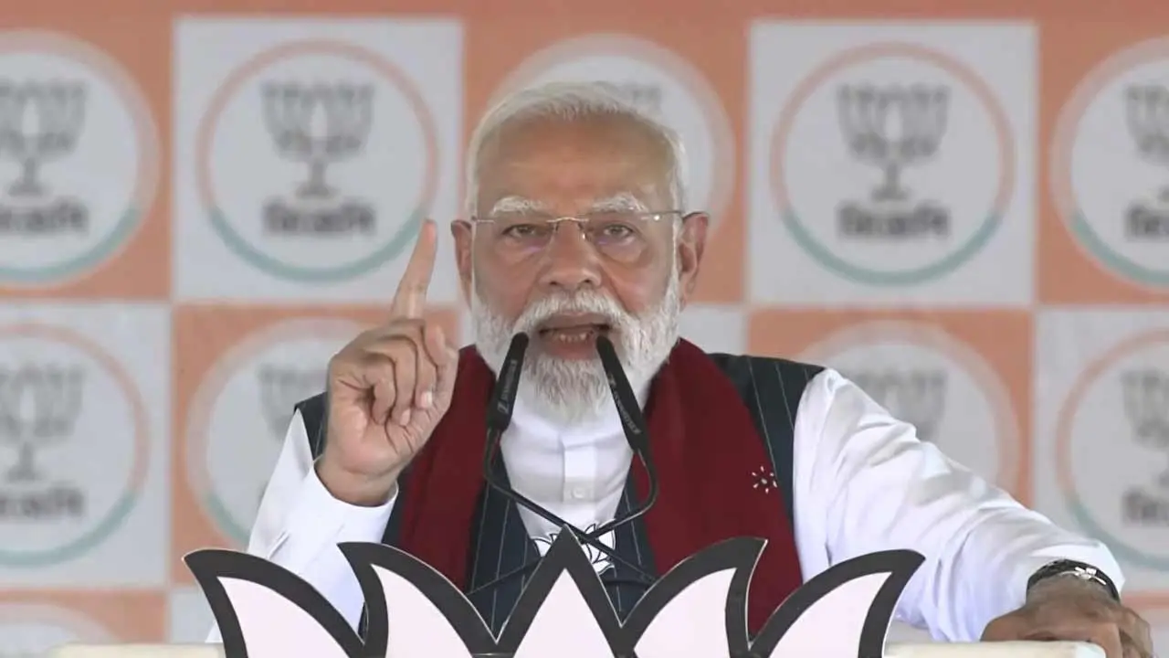 مودی نے الیکشن کمیشن گیانیش کمار کی پزیرائی کی