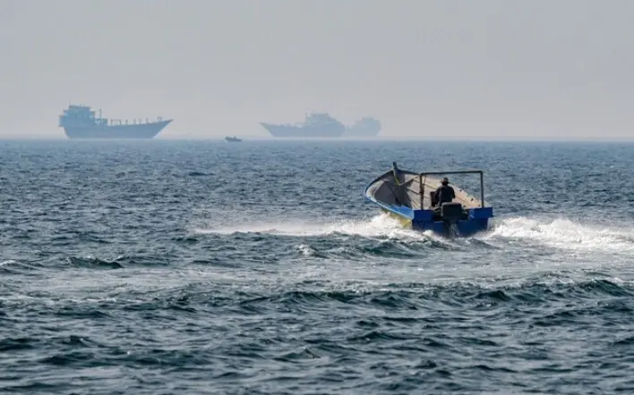 آبنائے ہُرمز میں بارودی سُرنگیں بچھانے والی ہر کشتی کو ’فوری تباہ کر دیا جائے‘: ڈونلڈ ٹرمپ