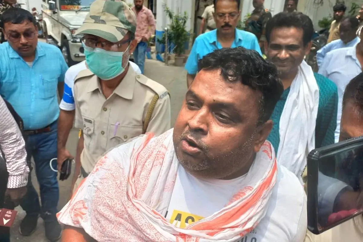 ترنمول کونسلر کو گرفتار کر لیا گیا، ان پر پولس کے کام میں مداخلت کا الزام