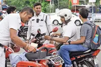 اگر کوئی شہری اکیلا بائیک پر نکلنا چاہتا ہے تو اسے روکا نہیں جا سکتا: ہائی کورٹ