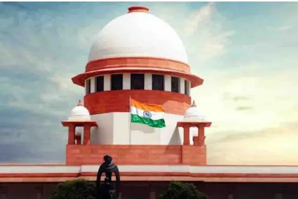 آسارام کے آشرم کو سپریم کورٹ سے راحت، احمد آباد میں کارروائی پر عبوری روک، گجرات حکومت سے جواب طلب