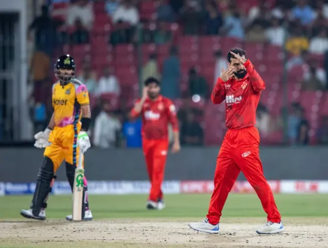 پی ایس ایل: اسلام آباد یونائیٹڈ کو شکست دے کر پشاور زلمی 5 ویں مرتبہ ایونٹ کے فائنل میں