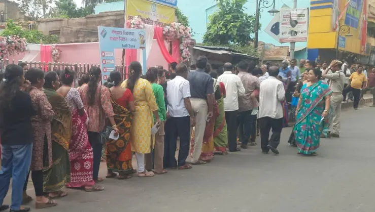 بنگال میں تاریخی الیکشن، چھ گھنٹے میں61 فیصد سے زیادہ پولنگ