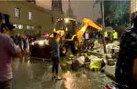 بنگلورو : تیزہواؤں کے ساتھ بارش سے تباہی ، اسپتال کی دیوارگرنے سے7 افراد ہلاک