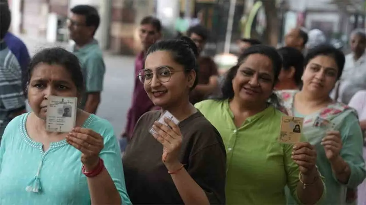 مغربی بنگال میں 51 لاکھ ووٹرز کی کمی کے باوجود ووٹنگ میں 30 لاکھ کا اضافہ