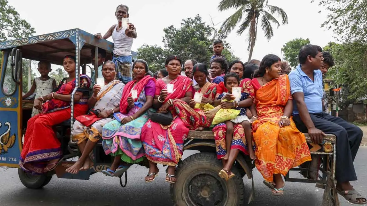 پانچ دہائیوںکے بعد بنگال میں آزادانہ اور پرامن چناﺅ ہوا