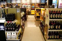 ووٹنگ ختم ہوتے ہی شراب کی دکانوں پر لمبی قطاریں