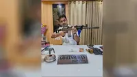 گھالی گھاٹ تھانہ کے اوسی کے قابل اعتراض تصویر پر الیکشن کمیشن سے مداخلت کی اپیل