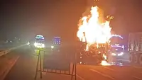 سینگور حادثہ کے بعد ٹرک میں آگ لگ گئی