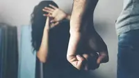 بیوی کے فرار ہونے کے شک اور خوف کی وجہ سے شوہر نے اپنی بیوی کا گلا کاٹ دیا