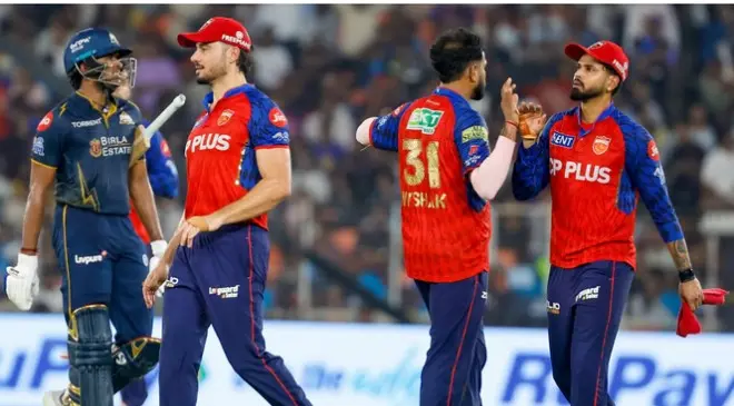 گجرات ٹائٹنز نے پنجاب کنگز کو چار وکٹوں سے شکست دے کر ٹاپ فور میں جگہ بنالی
