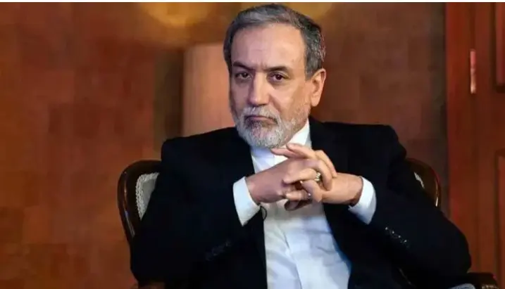 ایرانی وزیرِ خارجہ بیجنگ پہنچ گئے