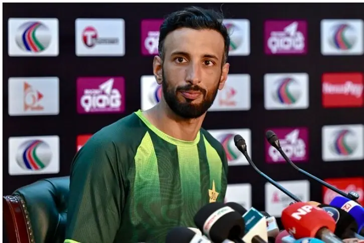 بابر اعظم اَن فٹ ہو گئے، بنگلہ دیش کے خلاف پہلا ٹیسٹ میچ نہیں کھیلیں گے