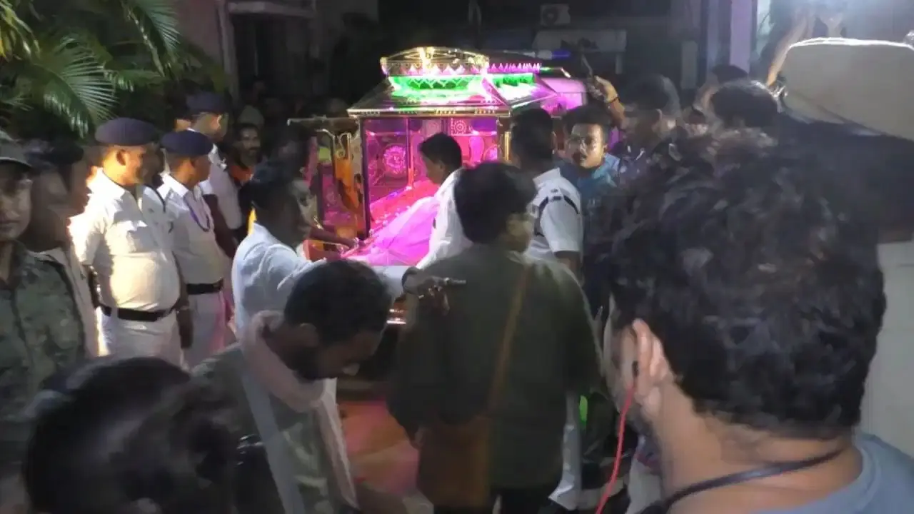 آر جی کار متوفی کے والد نے نرنمول کے تین لیڈروں کی گرفتار ی مانگ کی