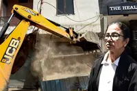 ’بنگال کے لوگوں کو بچائیں، یہ اتر پردیش نہیں ہے‘؛ ہائی کورٹ سے ممتا بنرجی کا سوال