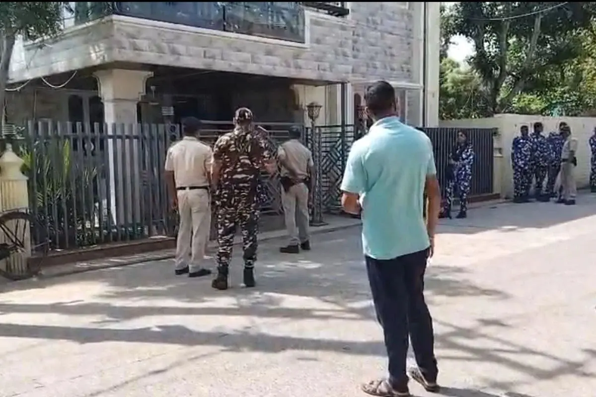 ترنمول ایم ایل اے کے گھر پر پولیس کا چھاپہ