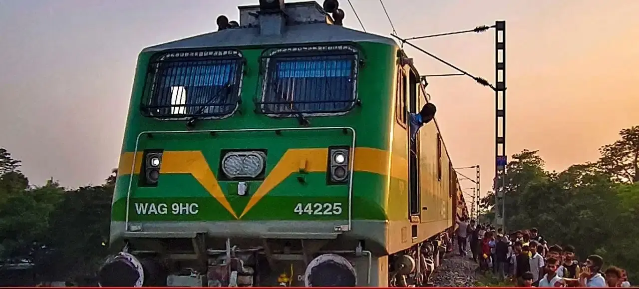 اب ٹرینیں تاج پور تک چلیں گی