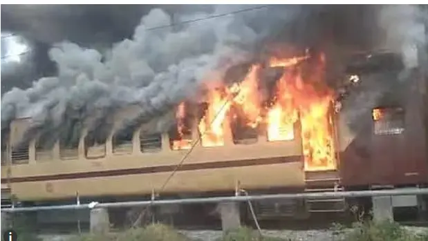 سہسرام-پٹنہ فاسٹ پسنجر ٹرین میں لگی خوفناک آگ، ایک بوگی خاکستر، ریلوے اسٹیشن پر افراتفری