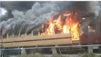 سہسرام-پٹنہ فاسٹ پسنجر ٹرین میں لگی خوفناک آگ، ایک بوگی خاکستر، ریلوے اسٹیشن پر افراتفری