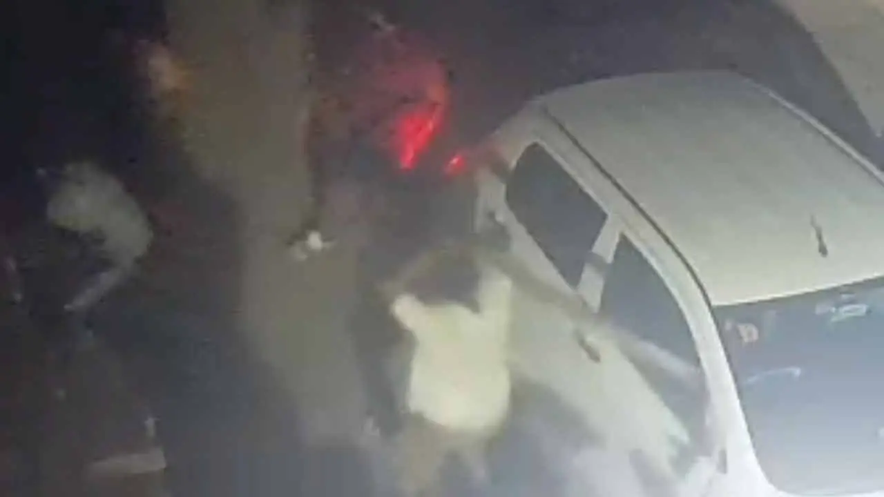 جادو پور سے گاڑی میں آ کر بی جے پی رہنما کو نریندر پور میں مارا