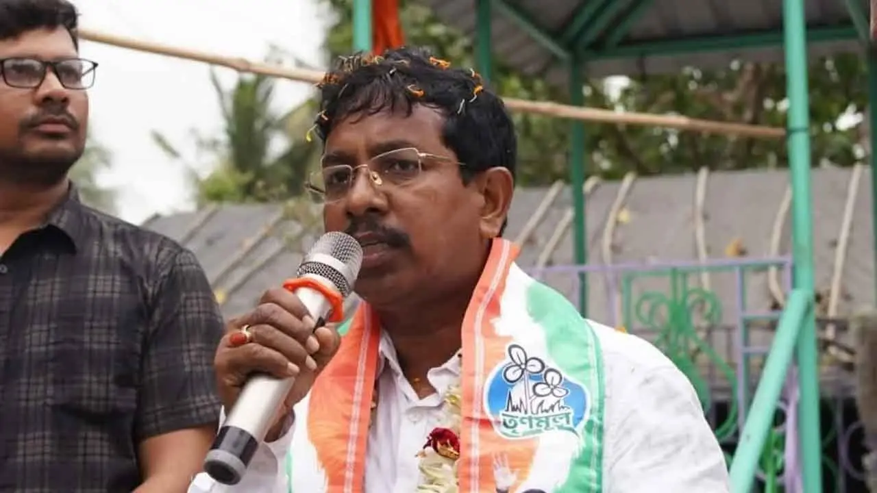 نندی گرام سے ترنمول کے امیدوار پوبترو اور ان کی اہلیہ نے پنچایت رکنیت سے استعفیٰ دے دیا