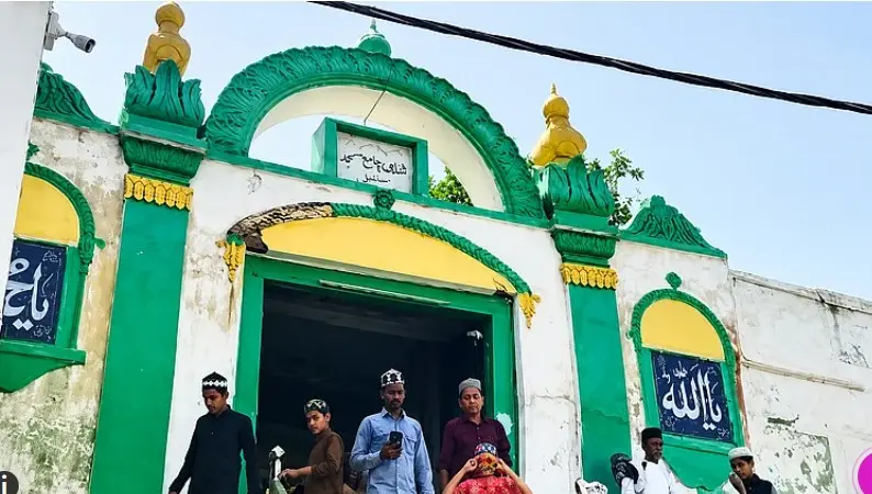 سنبھل کی شاہی جامع مسجد کا مرکزی دروازہ خستہ حال، کمیٹی کا محکمہ آثارِ قدیمہ سے فوری مرمت کا مطالبہ