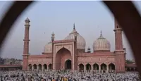 ملک بھر میں سخت سیکورٹی کے درمیان منائی جا رہی عید الاضحیٰ، مسجدوں میں نمازیوں کی امڈی بھیڑ