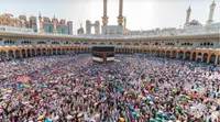 جلد لوٹنے والے اللہ کے مہمانوں نے مسجد حرام میں طوافِ وداع شروع کر دیا