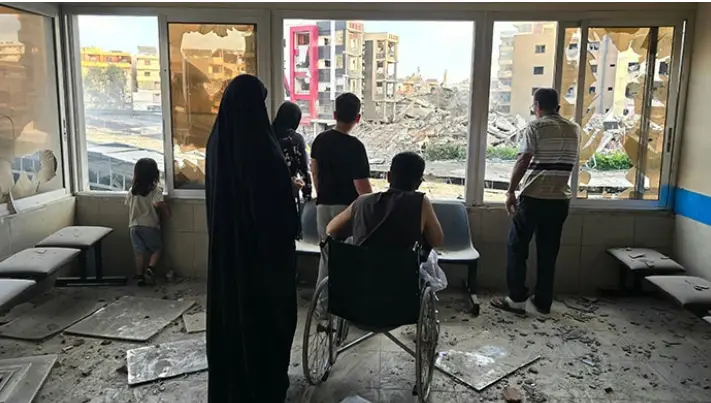 اسرائیلی فوج کی جنوبی لبنان میں اسپتال کے قریب بمباری، 4 افراد شہید، 127 زخمی