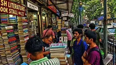 کالج اسٹریٹ میں بھی بلڈوزر،دکانیں خالی کرنے کا نوٹس