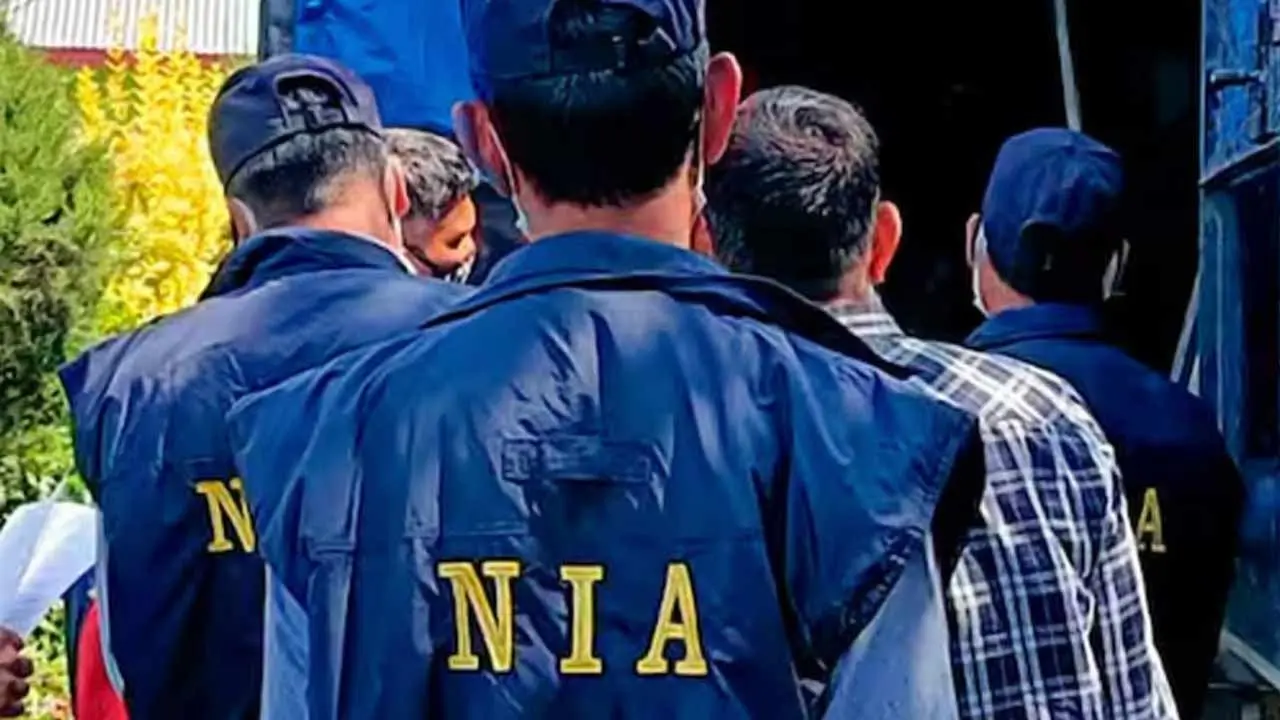 ایس آئی آر کے خلاف احتجاج کرنے پر بنگال میں مسلمانوں کی دھڑ پکڑ جاری