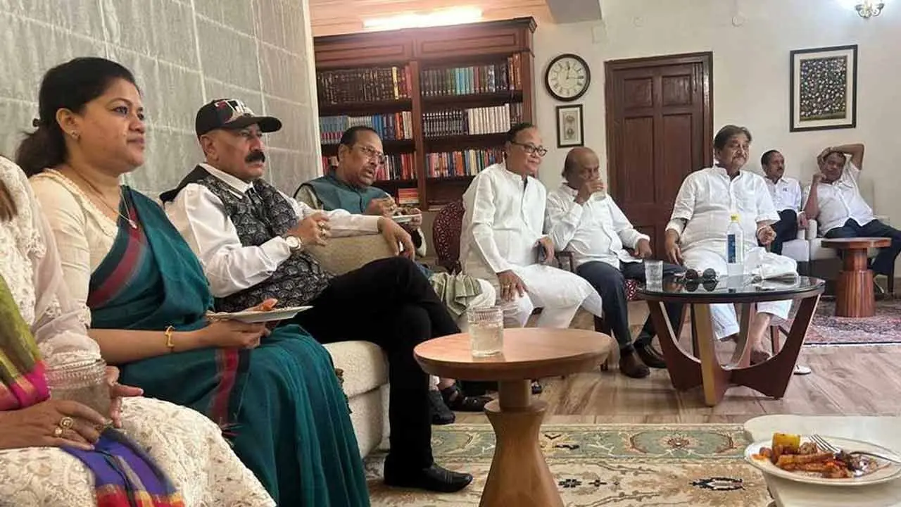 دہلی میں خوفزدہ اور موقع پرست ترنمول ایم پی کی خفیہ میٹنگ جاری