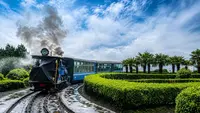 گرمی کے موسم میں ٹکٹوں کی مانگ عروج پر، دارجلنگ کی ٹوئے ٹرین نے ‘ریکارڈ’ قائم کر دیا