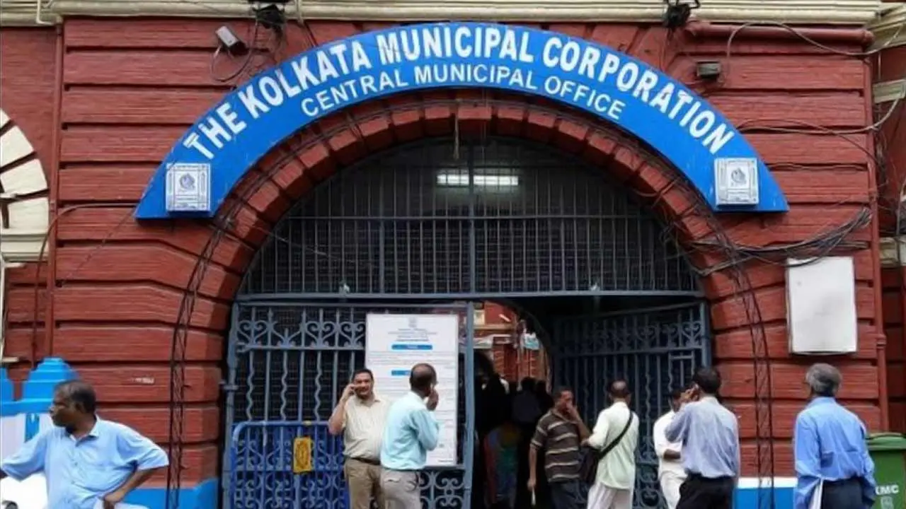 کولکاتا کارپوریشن کی نظر اب غیر قانونی تعمیرات کے بجائے ڈینگو اور خستہ حال عمارتوں کی دیکھ ریکھ پر
