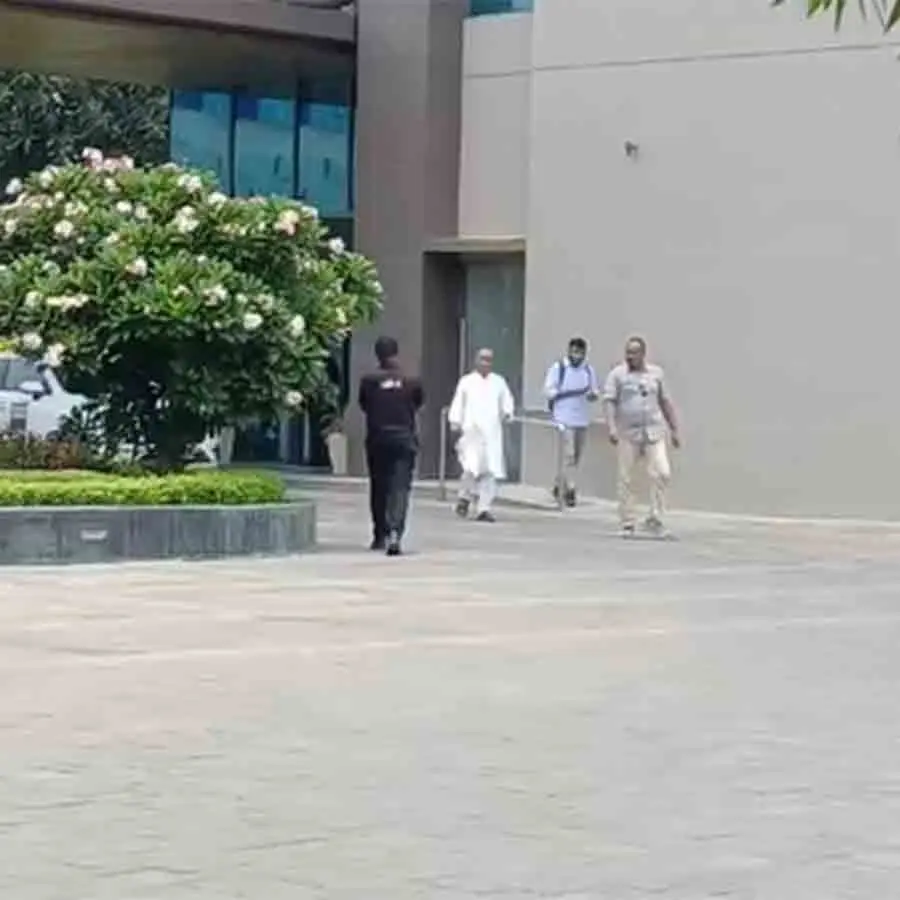 وزیرِ اعلیٰ سے ملاقات میں باغی رہنما بھی شامل رہے
