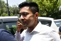 دستخط کی جعل سازی کے معاملے میں حاضری دینے کولکاتہ واپس آئے ابھیشیک