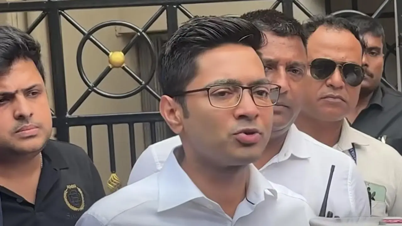 سی آئی ڈی کے ساڑھے پانچ گھنٹے جرح کے بعد ابھیشک بنرجی گھر واپس لوٹے