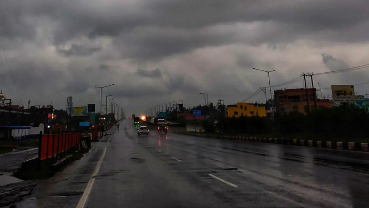 بنگال کے ساتھ اضلاع میں طوفانی بارش کی پیشین گوئی