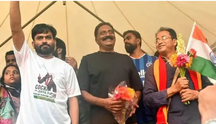 اداکار پرکاش راج بنگلور میں نوجوانوں کے احتجاج میں شامل، مودی حکومت پر کڑی تنقید